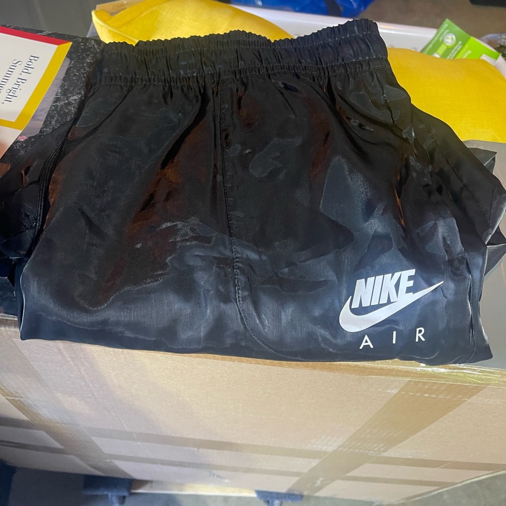 Tracksuit - Picture 2 of 4